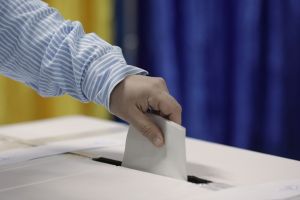 Liderii politici pozează în Maica Tereza, deşi au cam tranşat lucrurile