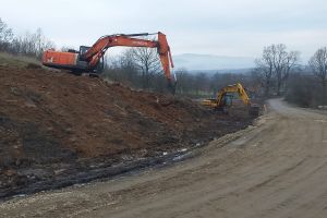 Se lucrează şi în această perioadă la drumul judeţean Pâncota – Buteni