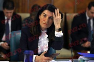 Ca pe vremea lui Ceausescu! Angajatii ANOFM, obligati de Violeta Alexandru sa NU DISCUTE CU PRESA