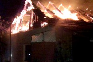 A VERIFICAT BUTELIA CU LUMÂNAREA