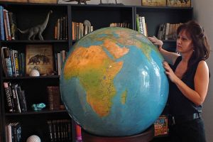 UNICAT. Globuri pământeşti uriaşe, fabricate în judeţul Satu Mare