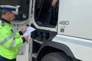 Transportatorii rutieri, în atenţia poliţiştilor