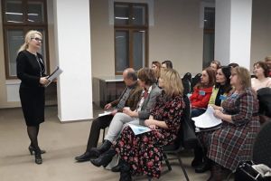 Peste o sută de cadre didactice şi auxiliare, la Sesiunea de comunicări ştiinţifice a ...