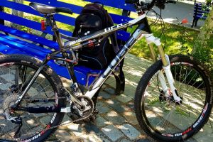 Un locuitor al Bucureştiului îşi caută bicicleta furată la Timişoara. Aţi văzut-o prin oraş?