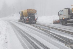 FOTO. Atenţie, şoferi! Se circulă în condiţii de iarnă pe DN 19