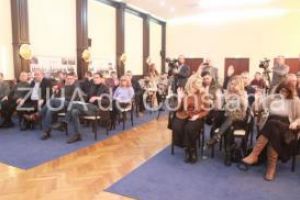 Ce discuta chiar in aceste momente alesii locali din Comisia de invatamant, sanatate, cultura si sport 