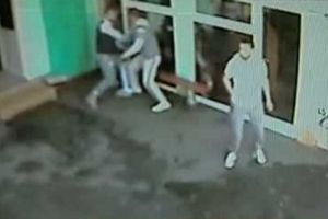 BĂTAIE într-un local din Arad! Scandalagiii s-au ales cu AMENDĂ şi PLÂNGERE PENALĂ