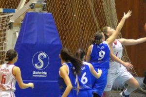 Favorite certe pentru locul secund