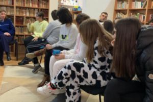 Baia Mare: Politistii au discutat cu elevi despre siguranta pe internet