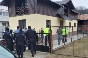 PUCIOASA-BEZDEAD: Imagini de la parcheziţiile aflate în desfăşurare acum