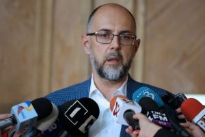 ”Vrem alegeri anticipate dar numai în condiţii de maximă legalitate” – este declaraţia preşedintelui UDMR, din cadrul discuţiilor de astăzi cu premierul desemnat