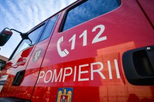 Brazi în pericol de cădere pe case, în municipiul Satu Mare. Intervin pompierii