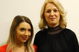 Distincţia ”ALAE”. Szőcs Bernadette, felicitată de prefectul judeţului Mureş