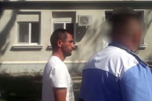 A LOVIT BEBELUȘUL DE 7 LUNI ȘI A PRIMIT 7 ANI