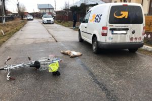 COBIA: Biciclist lovit de o maşină, preluat de un elicopter SMURD
