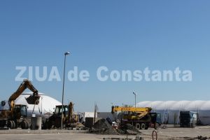 Parcarea publica din fata clubului Ego din Mamaia Nord, amenajata de municipalitate  