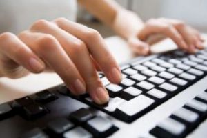 RECOMANDĂRILE POLIȚIȘTILOR PENTRU A VĂ PROTEJA DE ÎNȘELĂCIUNILE SĂVÂRȘITE ÎN MEDIUL ONLINE