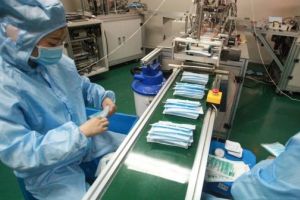 Coronavirus: cât rezistă pe diferite suprafeţe şi cât timp rămâne infecţios