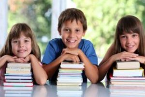 Pop: Manualele pentru cinci discipline din clasa a V-a, livrate pana la 11 octombrie