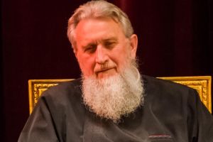 Părintele Vasile Mihoc va conferenţia la Arad