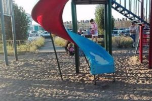 Copil de 4 ani, căzut de pe un tobogan în portul Tomis, Constanţa. ANPC sancţionează Primăria 