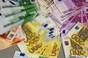4,5 milioane de euro trebuie să plătească fraţii Micula în urma procesului pierdut la Tribunalul de Arbitraj Internaţional. Ce spune Ministerul Finanţelor
