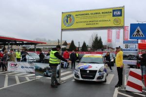 Doi medici au luat startul la Raliul Doamnelor. Cine sunt curajoasele şoferiţe (FOTO)