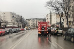 FOTO Panică creată de un bărbat din Botoşani. Soţia sa a sunat la 112