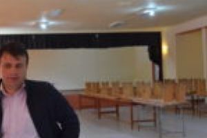 Se impun reparaţii la clădirea Primăriei Zăvoi