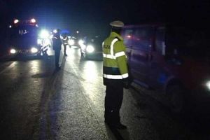Pieton rănit grav de o autoutilitară pe marginea drumului, în comuna Brădeşti