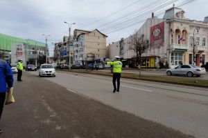Ample acţiuni ale poliţiştilor rutieri botoşăneni în stradă. Zeci de maşini trase pe dreapta