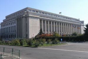 Alertă de coronavirus la Guvern. Femeia din Bucureşti confirmată cu COVID-19 ar fi avut contact cu persoane din  Guvern
