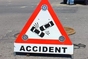 ACCIDENT rutier pe DN1, între Alba Iulia şi Teiuş, cu trei autoturisme implicate. Traficul este îngreunat