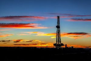 Preţul petrolului a scăzut masiv într-o singură noapte