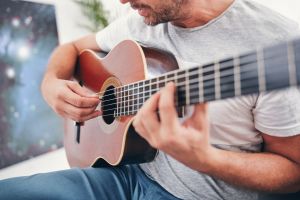 TOP 4 sfaturi utile dacă vrei să cânţi la un instrument muzical