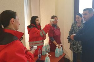 FOTO-VIDEO. Măsuri de protecţie în contextul prevenirii infectării cu COVID-19 la consultarea publică cu privire la calitatea aerului de la Sebeş
