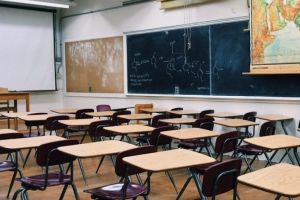 Toate şcolile din ţară vor fi ÎNCHISE timp de O SĂPTĂMÂNĂ, începând de miercuri. Măsura ar putea fi prelungită