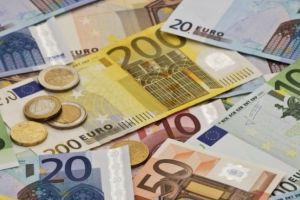 Panica de coronavirus a dinamitat din nou piaţa valutară din România
