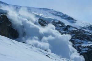 Atenţie, turişti – Risc crescut de avalanşă în Munţii Făgăraş