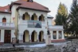 Teatrul de Vest din Reşiţa suspendă spectacolele pentru copii! Ce se întâmplă cu cele pentru adulţi?