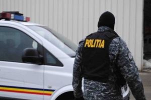 Percheziţii pe urmele unui hoţ din autoturisme, la Timişoara, Giroc şi Orţişoara