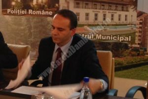 Secretarul primăriei municipiului Târgovişte, Chiru-Cătălin Cristea, numit subprefect