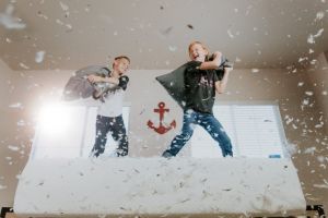 Coronavirusul a închis creşe, grădiniţe, şcoli – Ce facem cu copiii? Dezbaterea încinge grupurile de mămici din Sibiu
