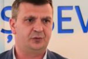Silviu Hurduzeu îl apostrofează pe Nelu Popa: să folosească un limbaj decent!