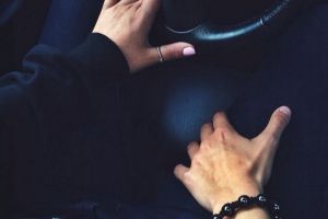 Agentul şi fetele: Mai multe adolescente îl acuză pe poliţistul vulgar de la Permise 