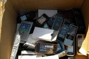 Operaţiunea „Telefonul Chinezesc”: Cum au reuşit mai mulţi inculpaţi contrabandişti să realizeze un prejudiciu de peste 1 milion de euro, prin telefoane contrafăcute