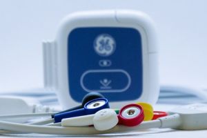 Coronavirus. Persoanele în carantină şi izolare, monitorizate cu brăţări şi holtere. Situaţia la Braşov de dimineaţă