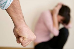 Sibiancă bătută cu bestialitate de iubit – Individul a fost reţinut
