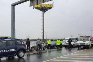 FOTO. Filtru cu mascaţi pe drumul Satu Mare – Baia Mare. Maşinile de Italia, oprite