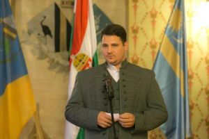 Pe o scenă din Budapesta: “Autonomie pentru Ţinutului Secuiesc!” – ce mai debitează unii politicieni maghiari